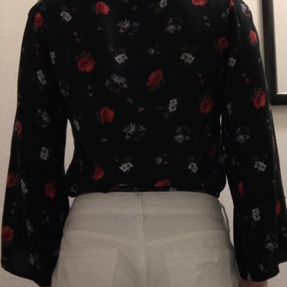Floral Top - Picture 4 of 4